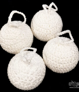 Set 4 globuri handmade din bumbac alb, diametru 6 cm