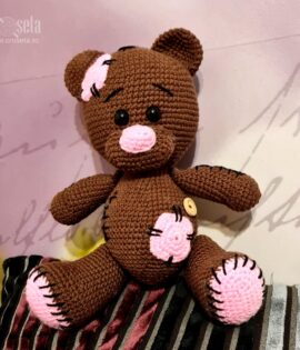 Ursulet de plus crosetat manual - Teddy cel cusut (maro)